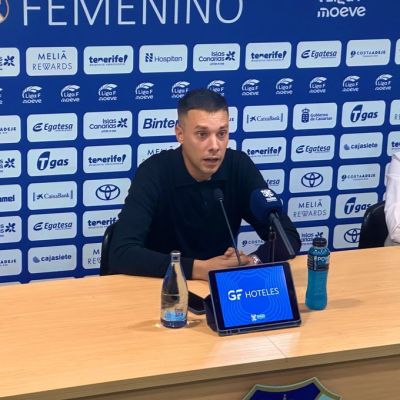 Yerai Martín en su presentación como técnico blanquiazul (CD Tenerife Femenino)