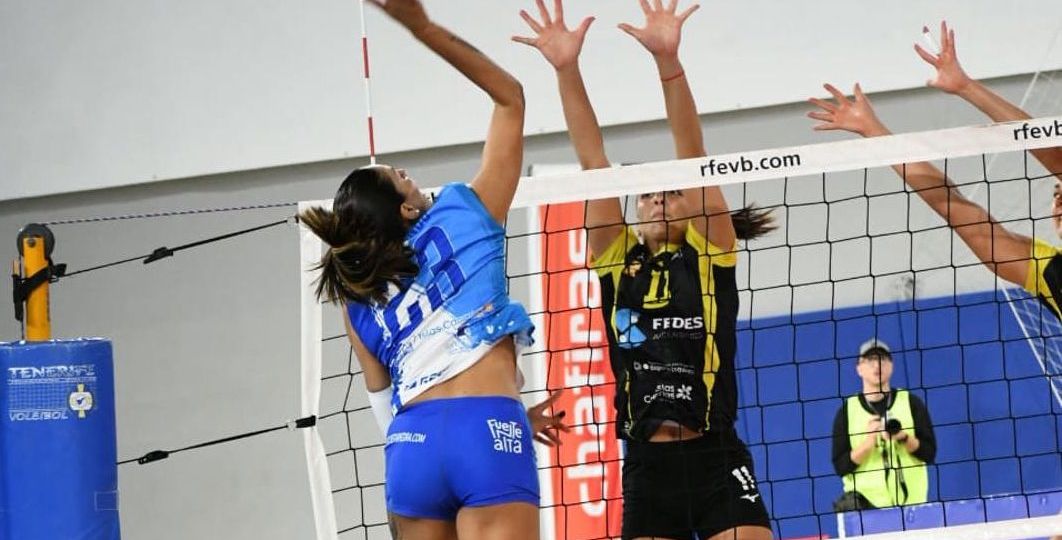 Un momento del partido entre Cuesta Piedra y Aguere (RFEVB)