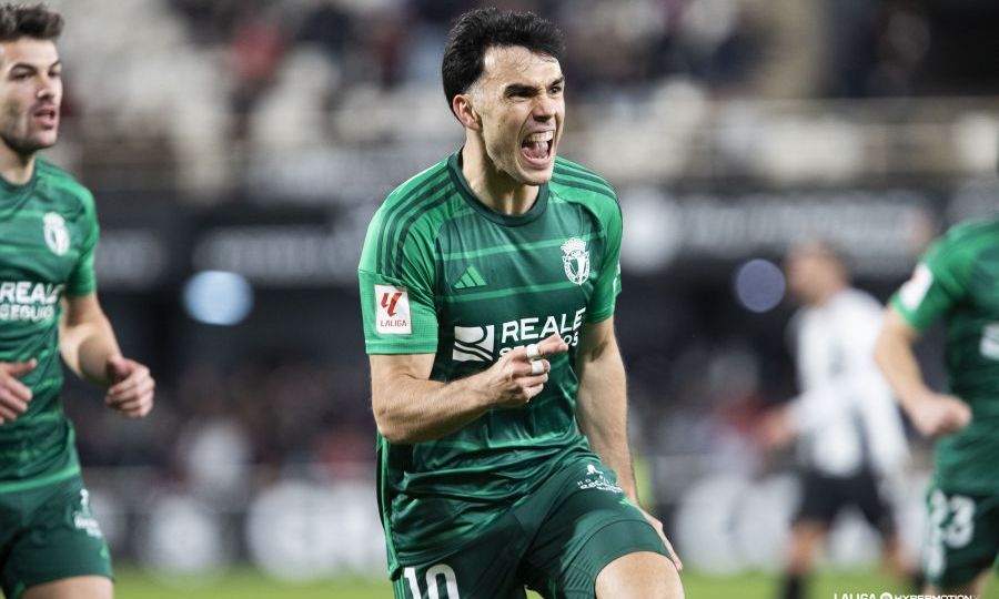 Álex Bermejo celebrando uno de sus goles al Cartagena (LA LIGA)
