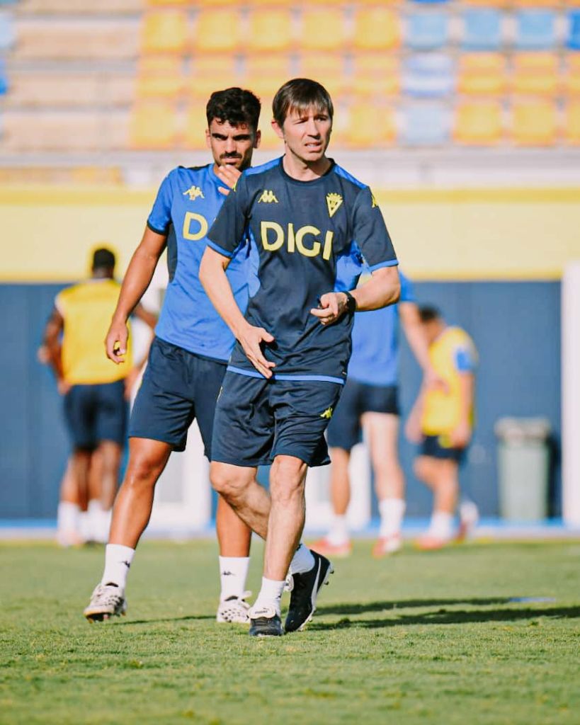 Primer entrenamiento de Celades (CÁDIZ CF).