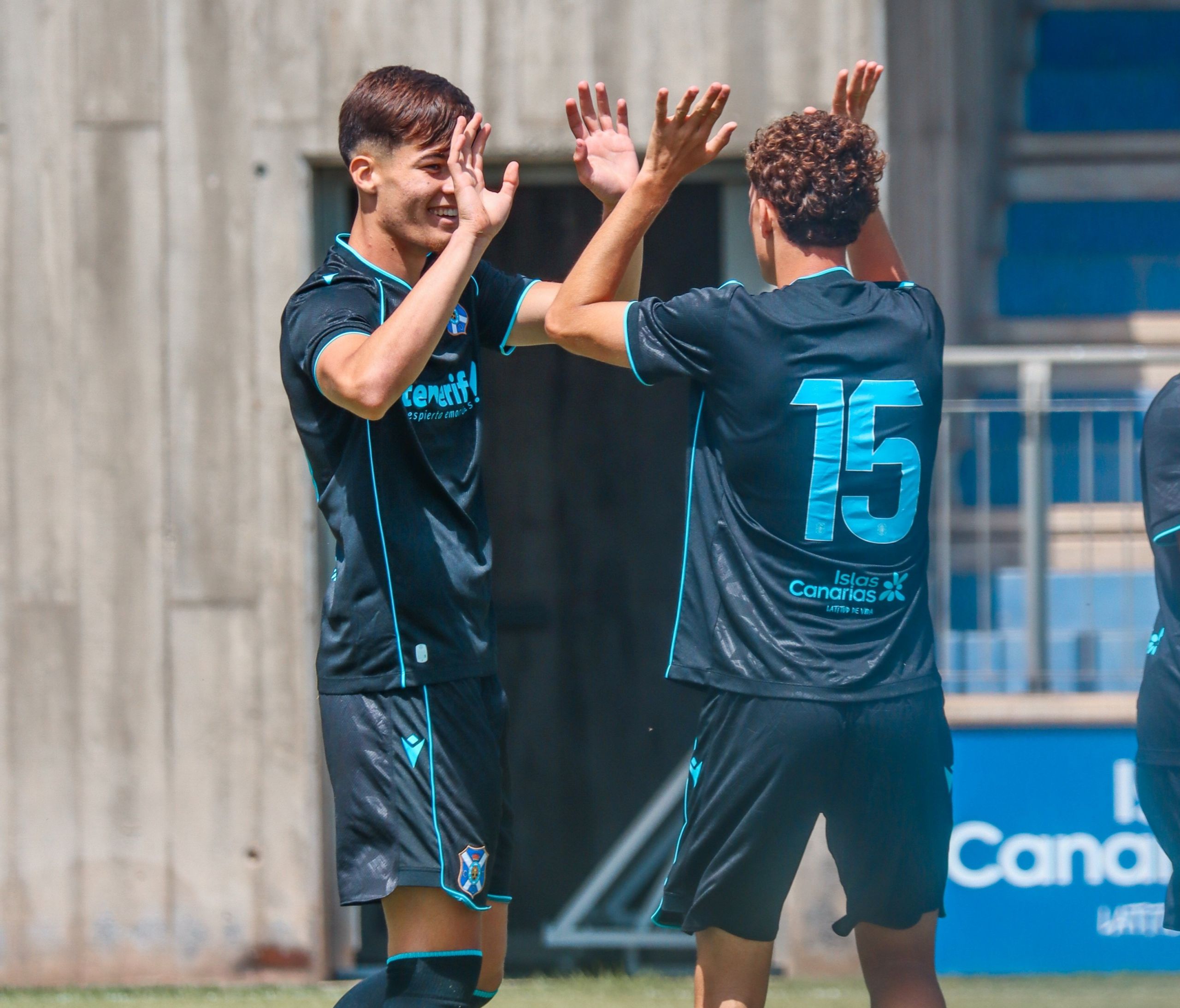 Celebración de uno de los goles (CD TENERIFE)