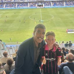 Chris Kamara en el Tenerife- Sporting (@chris_kammy)