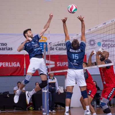 FABIÁN FLORES 4