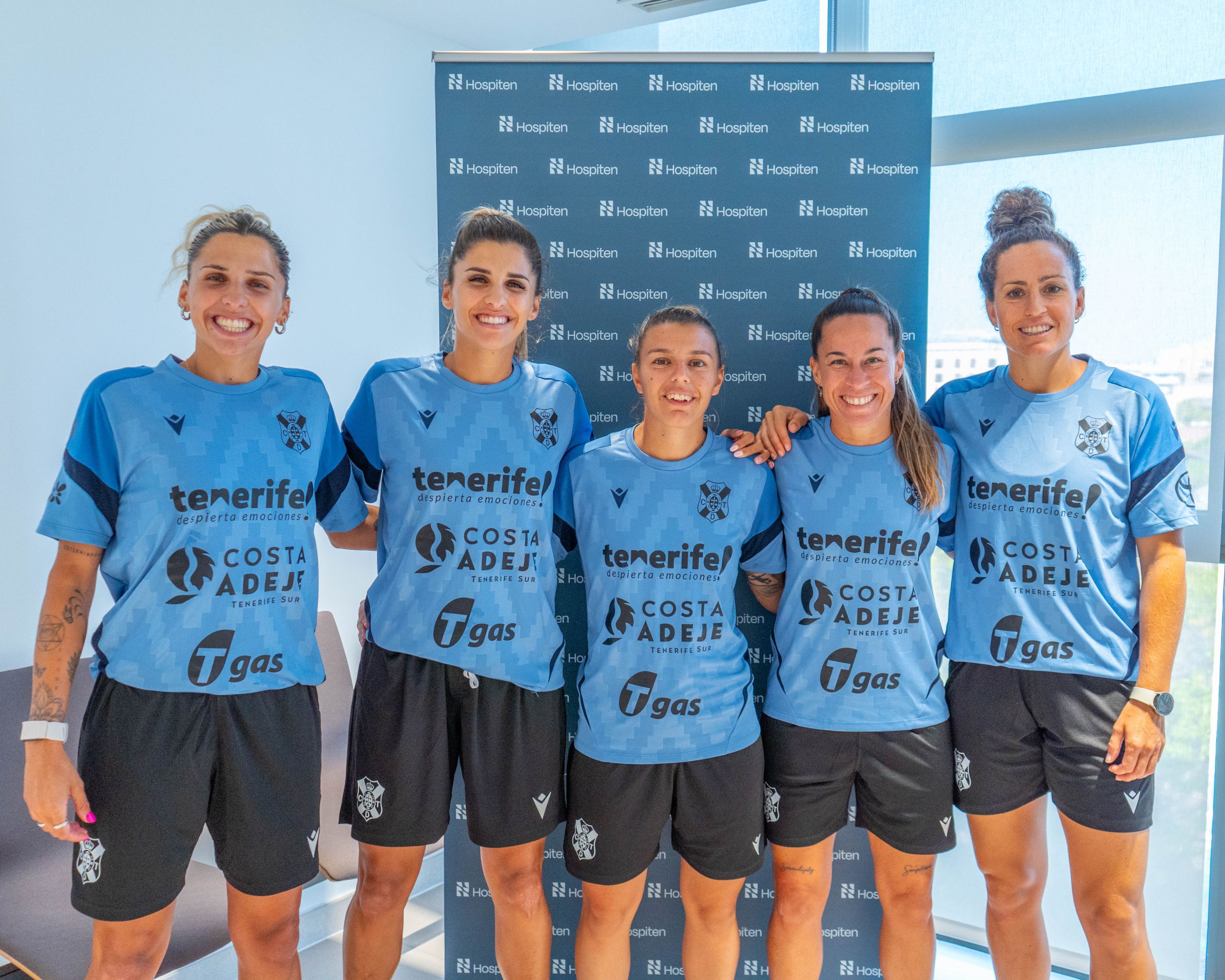 Foto grupal de los reconocimientos (CD TENERIFE).