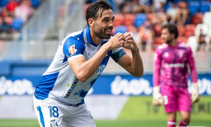 Gallego celebra su primer gol de la temporada 26/27 (LALIGA).
