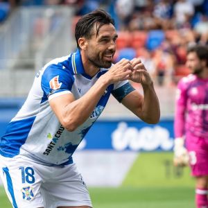 Gallego celebra su primer gol de la temporada 26/27 (LALIGA).