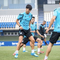 Entrenamiento blanquiazul en el Ciudad Deportiva (CD TENERIFE).