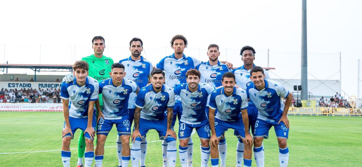 XI blanquiazul en el Trofeo Teide (CD TENERIFE).