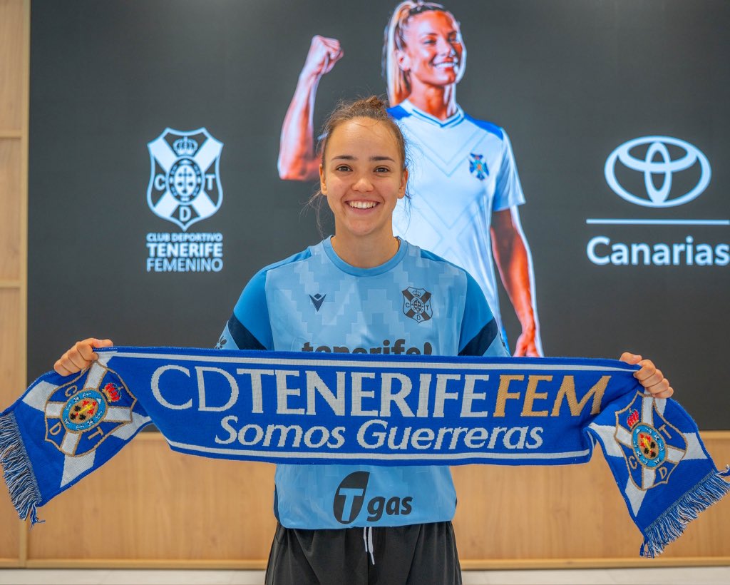 Henar Muiña, presentada como nueva jugadora blanquiazul (CD TENERIFE FEMENINO).