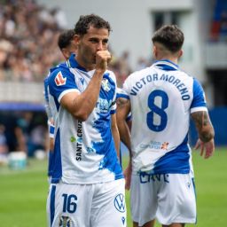 Jesús Álvarez celebra su primer gol (LALIGA).
