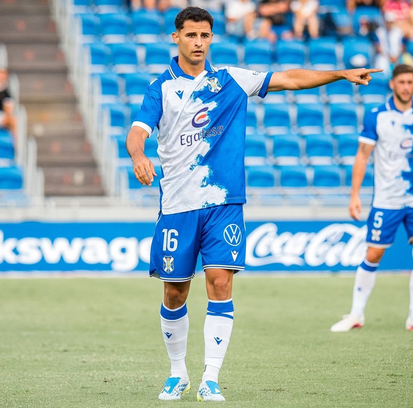 Jesús Álvarez da indicaciones (CD TENERIFE).