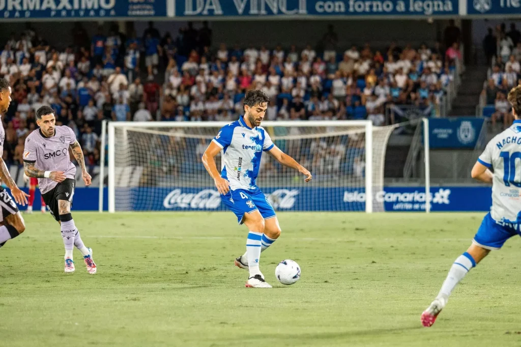 https://www.clubdeportivotenerife.es/noticias/jose-leon-entra-en-el-top-60-de-jugadores-mas-alineados-con-el-cd-tenerife