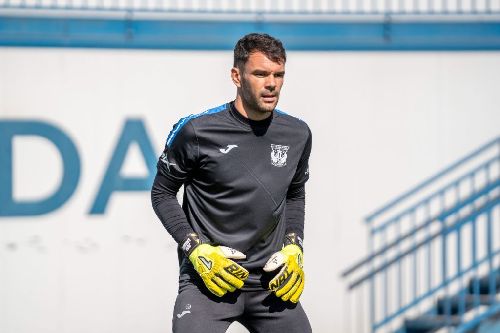Juan Soriano en un entrenamiento con los pepineros (@CDLeganes)