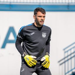 Juan Soriano en un entrenamiento con los pepineros (@CDLeganes)