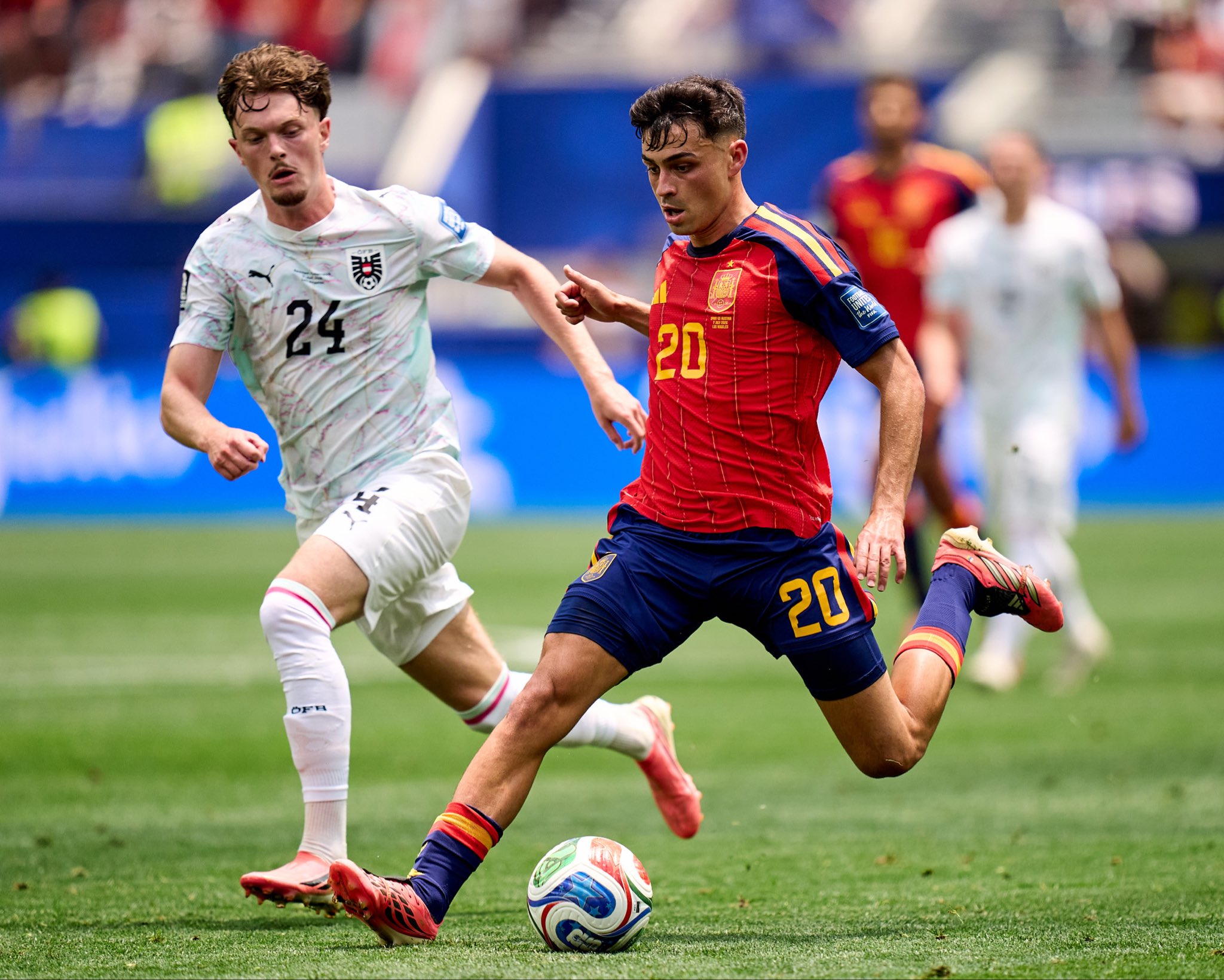 Pedri, en una acción ante Austria (@PEDRI).