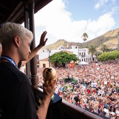 Pedri, recibido en Tegueste (FOTO: AYTO. TEGUESTE).