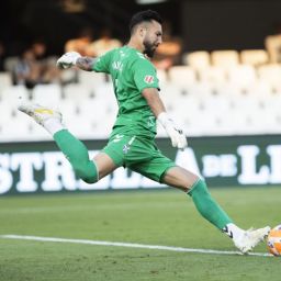 Salvi Carrasco sacando de portería (La Liga)