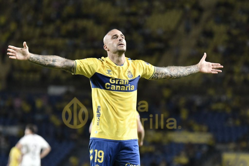 Sandro marca el 2-1 (TINTAAMARILLA.ES).