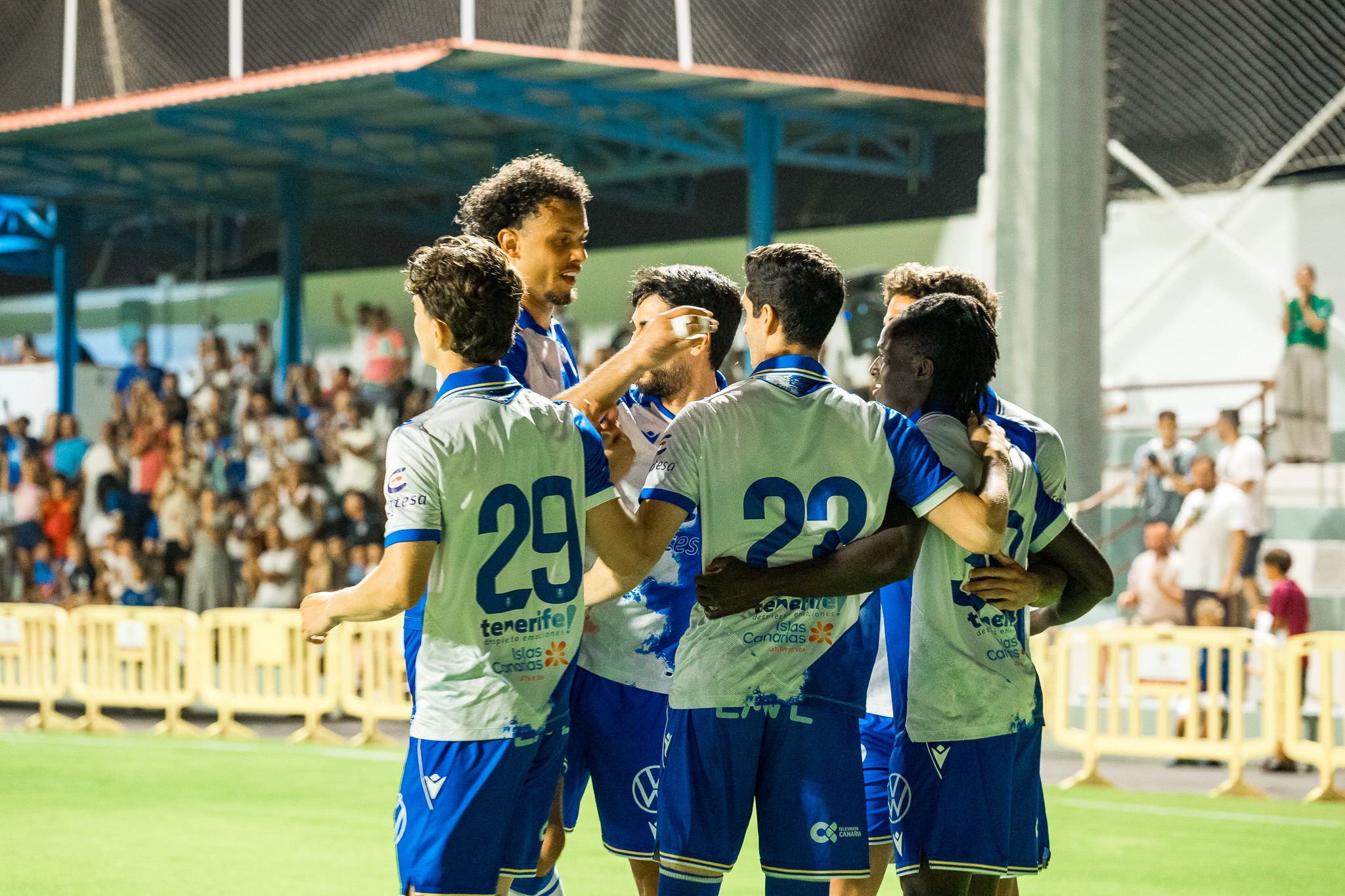 Celebración de uno de los goles (CD TENERIFE).