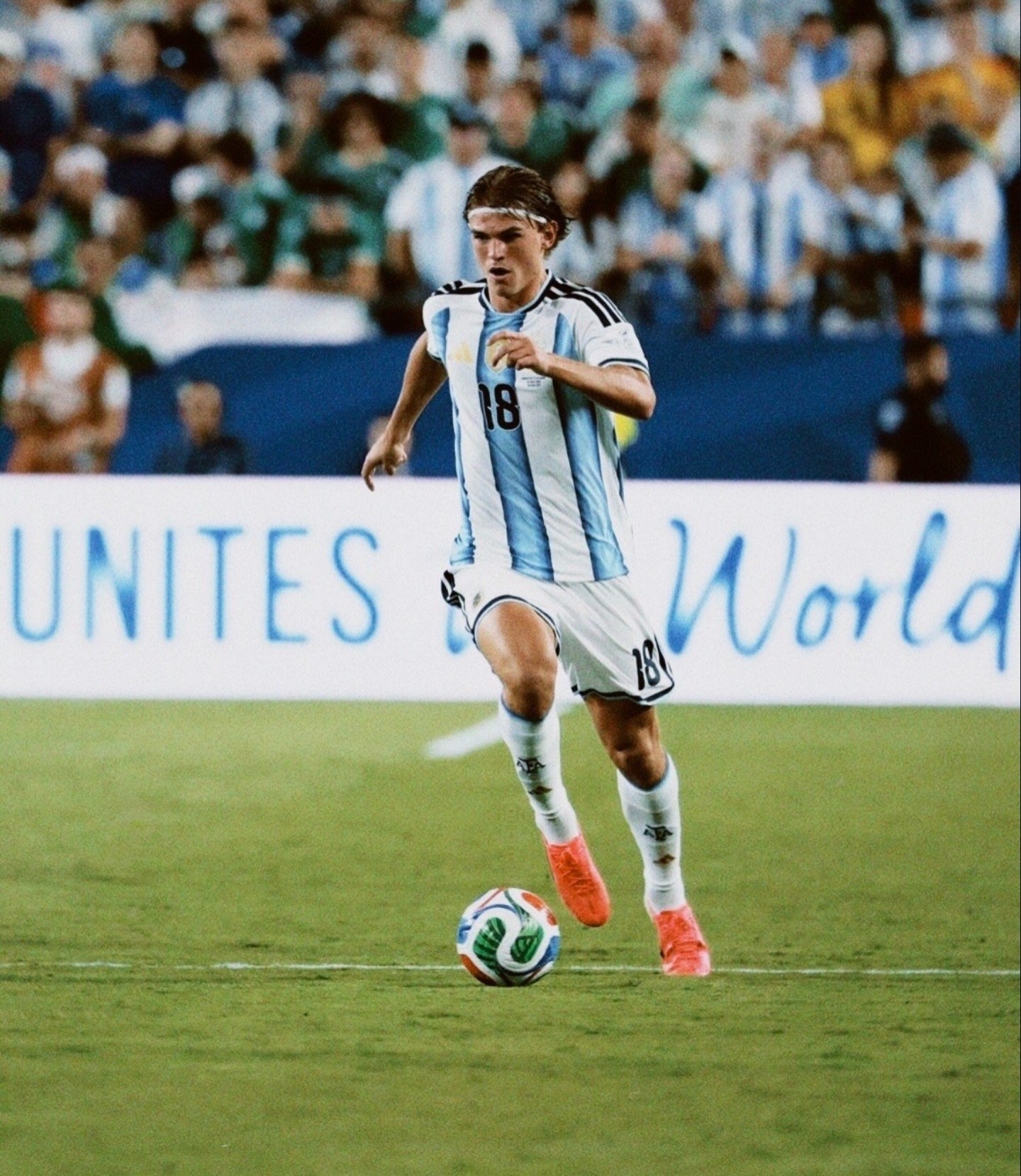 Nico Paz, con Argentina en el Mundial (@NICOPAZ10).