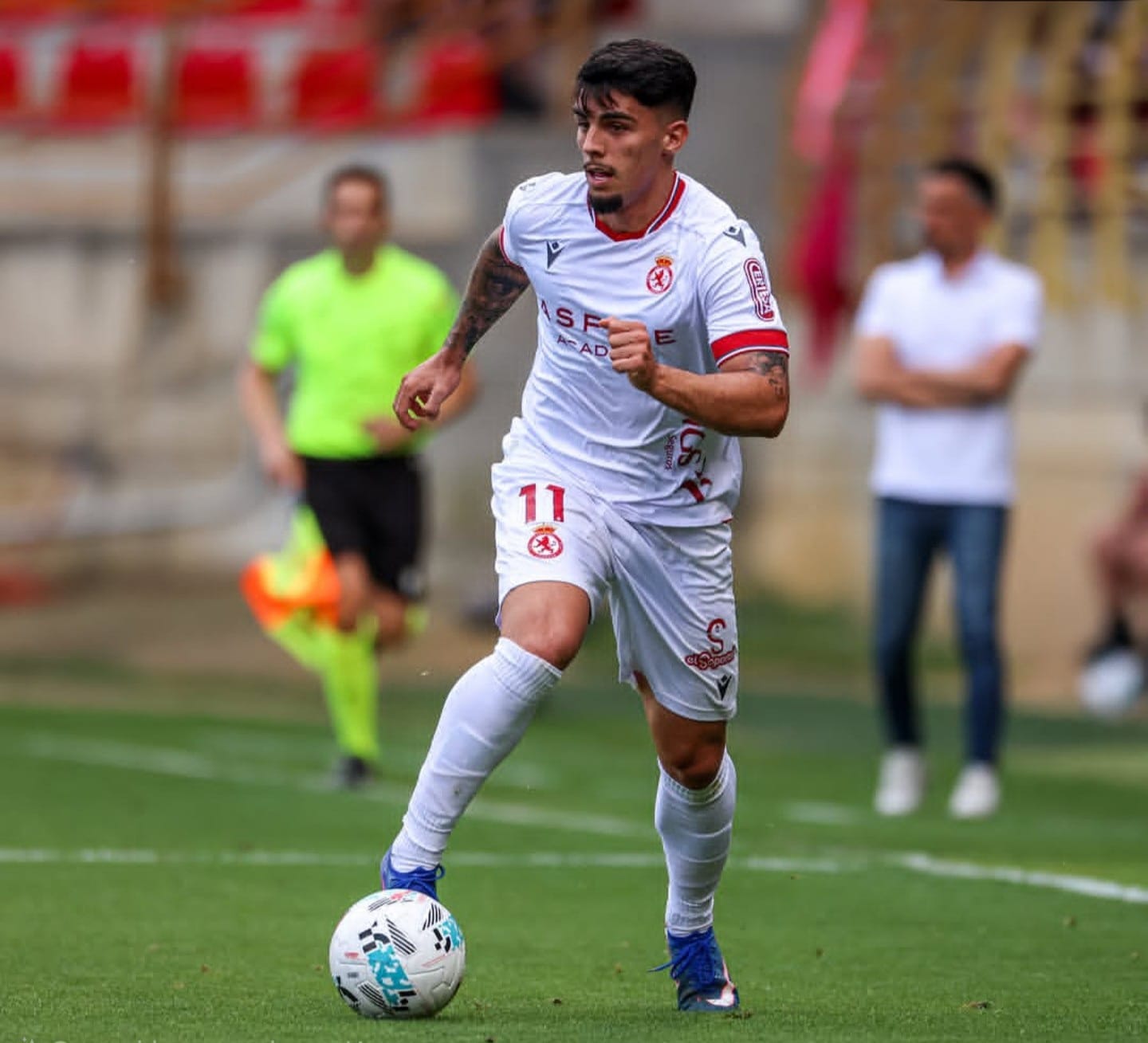 Víctor Moreno, con la Cultural Leonesa (@VIICTORMORENO).