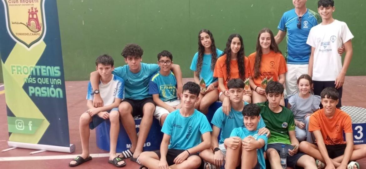 Equipo del Círculo de Amistad XII de Enero (CEDIDA)