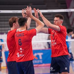 Los jugadores del Cisneros celebrando (CEDIDA)