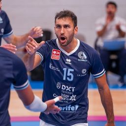Nacho Roberts celebra la victoria (CEDIDA)