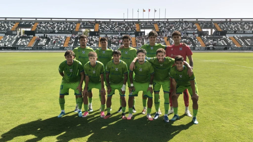 Alineación del Tenerife B en Badajoz (CD TENERIFE)