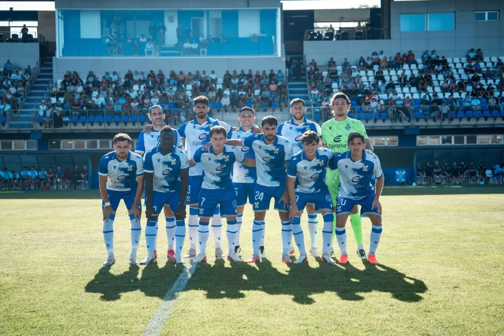 Alineación inicial contra el Laguna (CD TENERIFE)