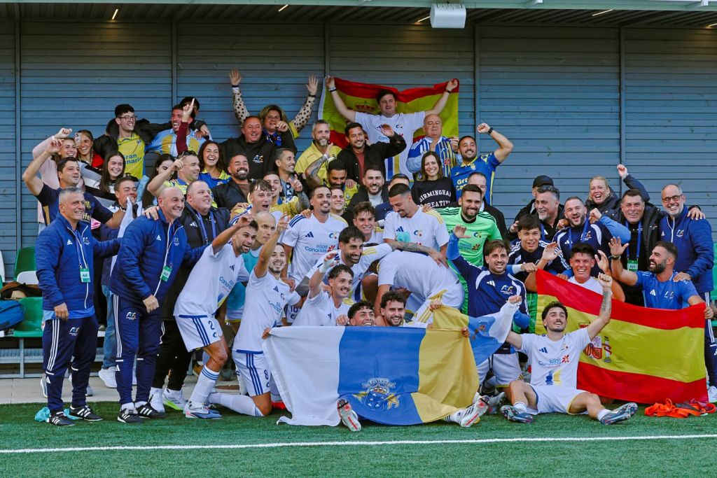 Celebración de la victoria (TINTAAMARILLA)