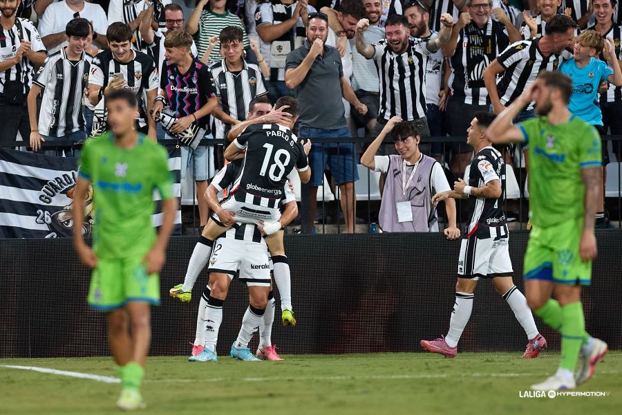 Celebración de uno de los goles del Castellón al Tenerife (LA LIGA)