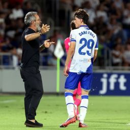 Cervera dando instrucciones (LALIGA).
