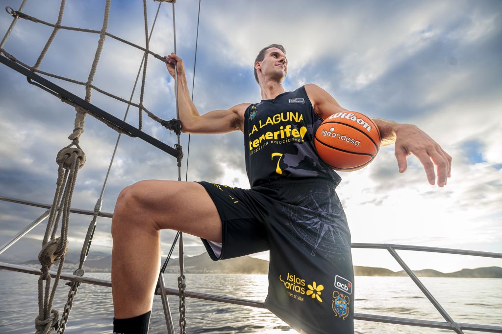 Nueva equipación (CBCANARIAS.NET).