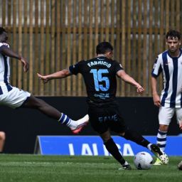 Fabricio arma el disparo para el 0-1 (LALIGA).
