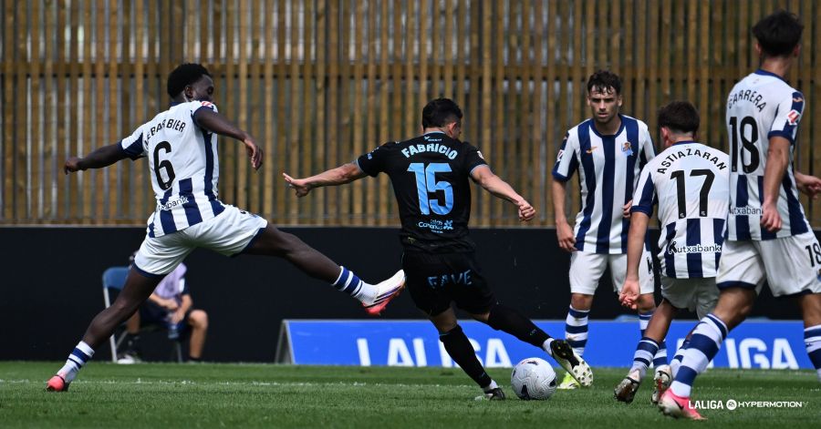 Fabricio arma el disparo para el 0-1 (LALIGA).