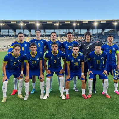 Krdžalić, en el once inicial de Bosnia (FOTO: @NFSBiH).
