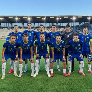Krdžalić, en el once inicial de Bosnia (FOTO: @NFSBiH).
