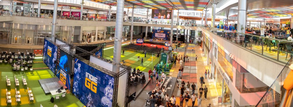 Plaza Central del CC Alisios durante el desarrollo de 'GCX 26'
