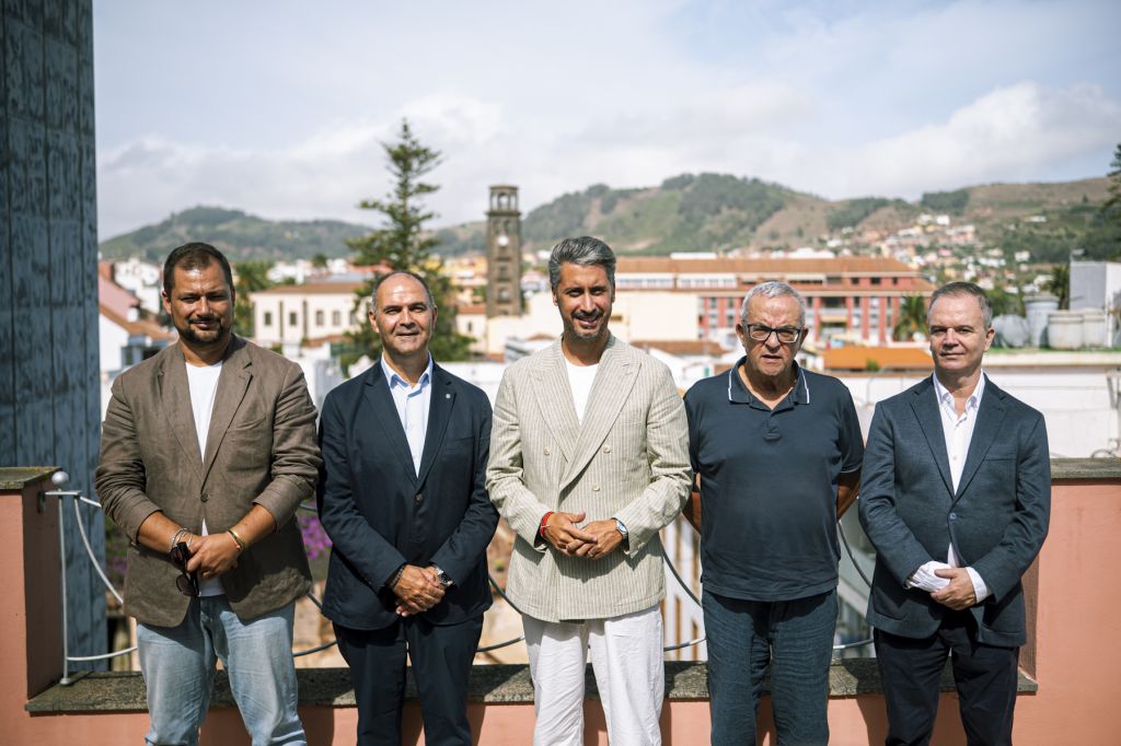 Autoridades presentes en el acto (CEDIDAS)