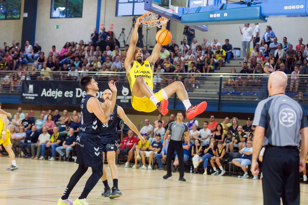 Una acción del partido (EMILIO COBOS - CB CANARIAS)