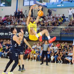 Una acción del partido (EMILIO COBOS - CB CANARIAS)