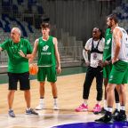 Vidorreta dando instrucciones (@UNICAJACB).