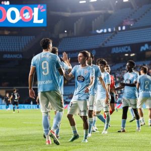 Los jugadores del Celta Fortuna celebran uno de los goles ante la Real Sociedad 'B' (LALIGA).