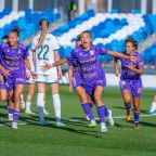 Celebración de un gol del al Real Madrid (CD TENERIFE FEMENINO)