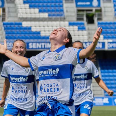 Celebración de uno de los goles al Logroño (CD TENERIFE FEMENINO)