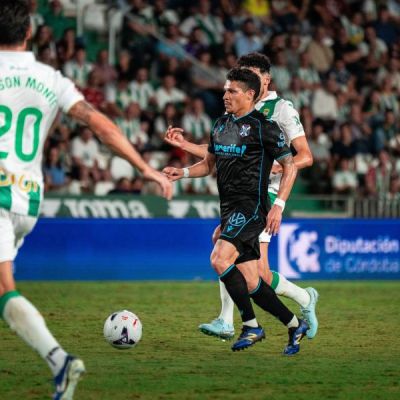 Fabricio conduce un balón (LALIGA).