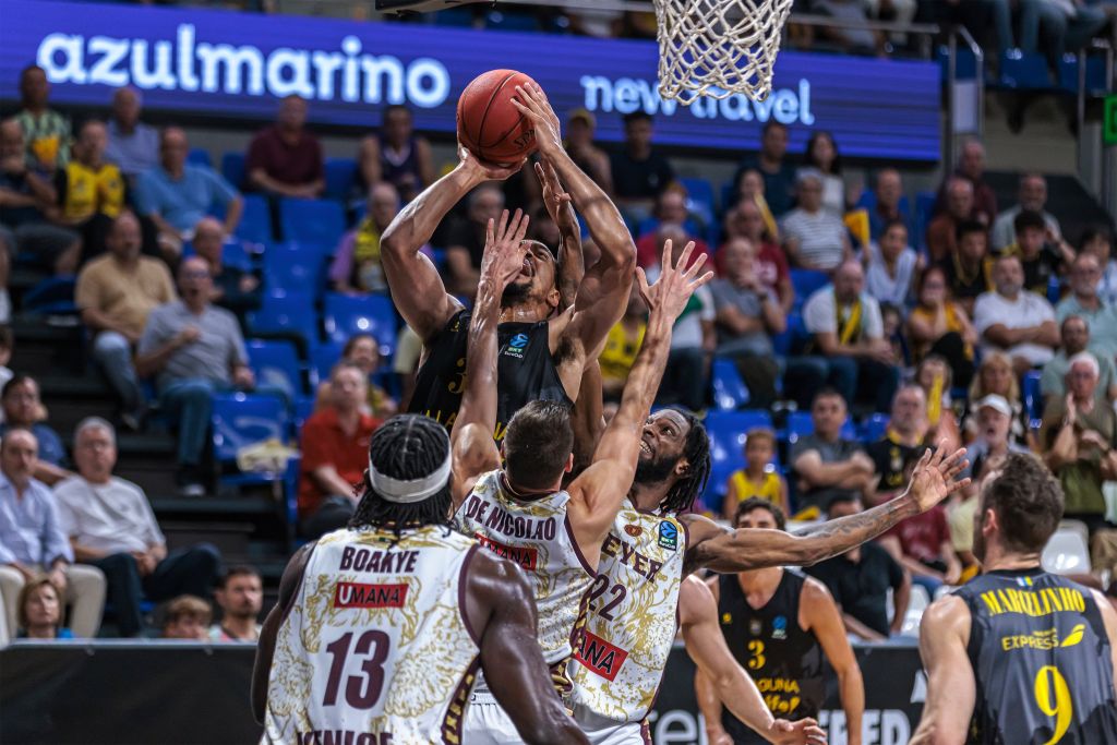 Acción del partido (@CB1939CANARIAS).
