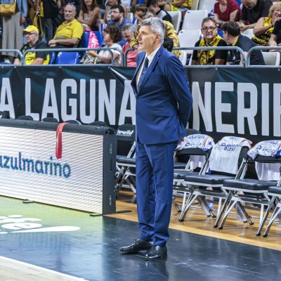 Velimir Perasovic en el La Laguna Tenerife- Baskonia (EMILIO COBOS - ACB PHOTO)